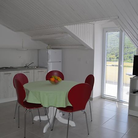 Draga Bašćanska Apartments Petar מראה חיצוני תמונה