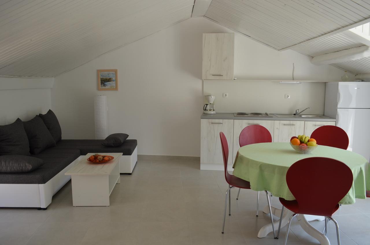 Draga Bašćanska Apartments Petar מראה חיצוני תמונה