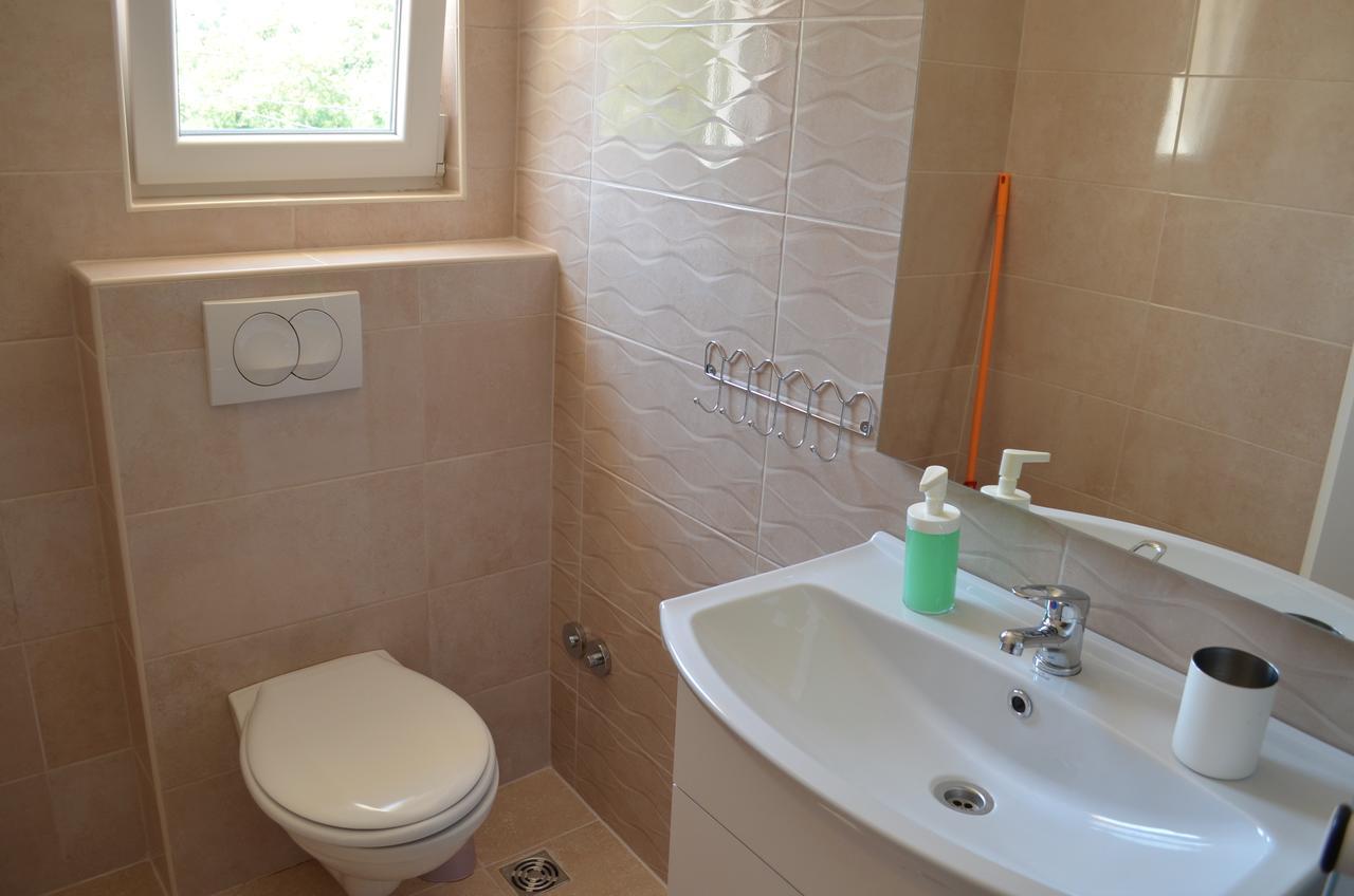 Draga Bašćanska Apartments Petar מראה חיצוני תמונה