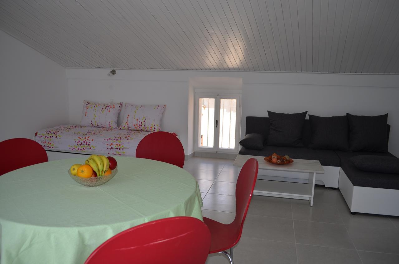 Draga Bašćanska Apartments Petar מראה חיצוני תמונה
