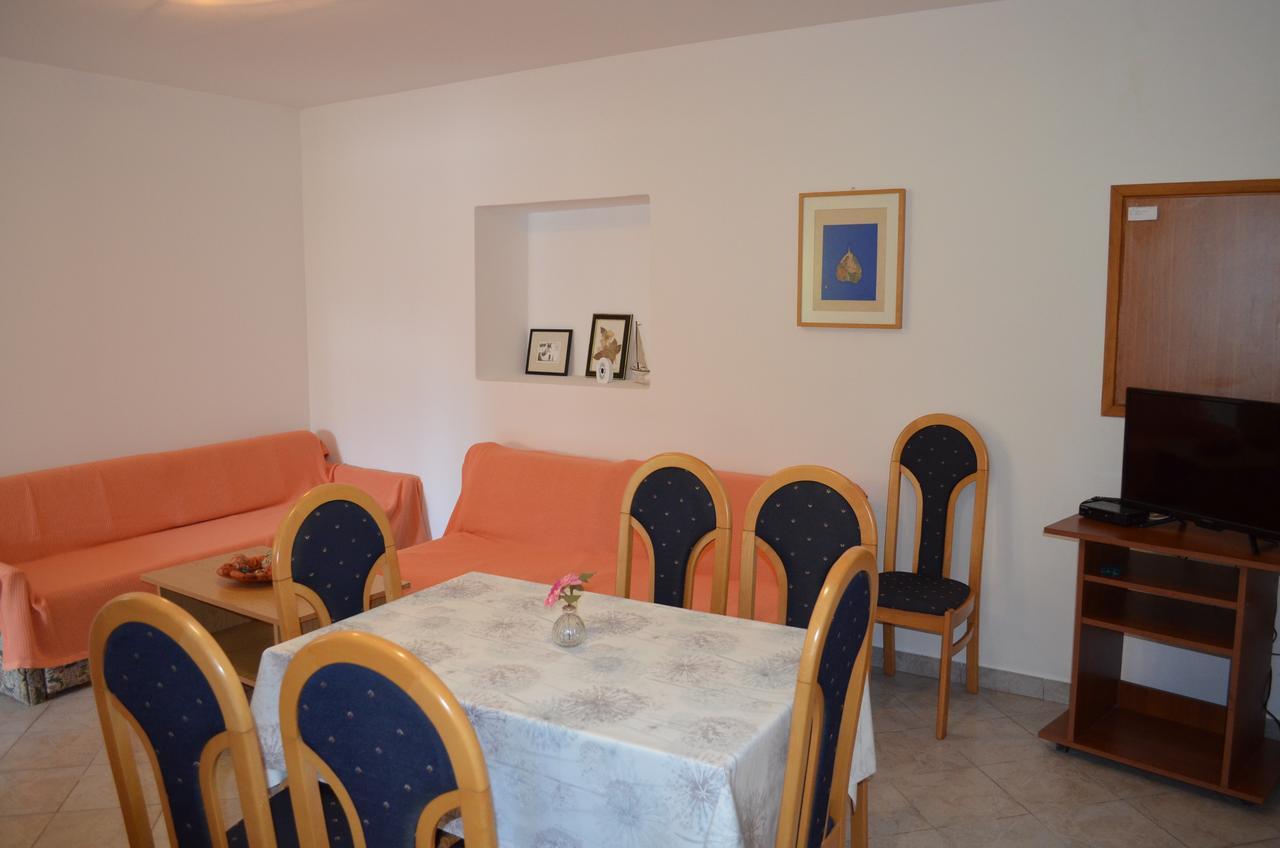 Draga Bašćanska Apartments Petar מראה חיצוני תמונה