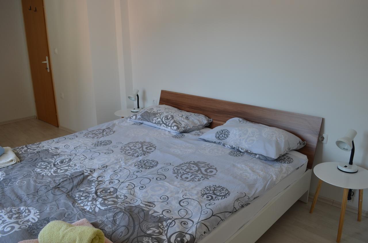 Draga Bašćanska Apartments Petar מראה חיצוני תמונה